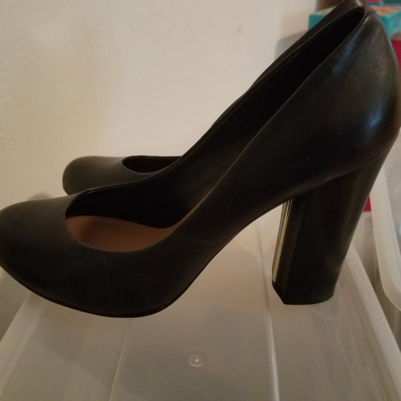 Aldo Stacked Heels - Picture 3 of 6